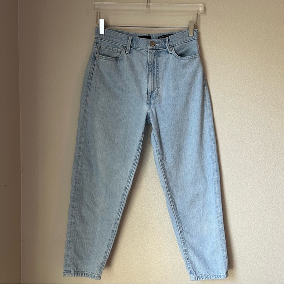 Banana Republic Women’s Lightwash High-Rise Relaxed Tapered Ankle Jeans Size 27 - Picture 1 of 6